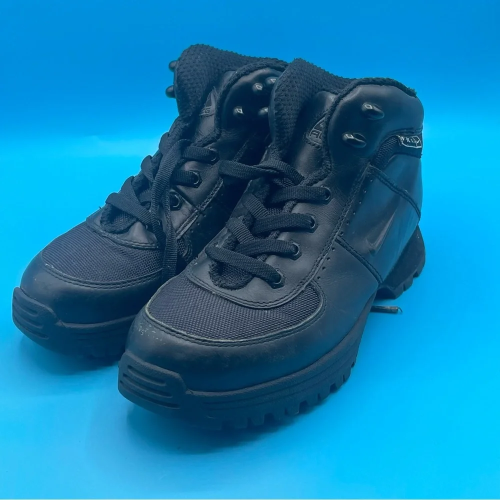 Nike Air Max ACG (All Conditions Gear) boots‎